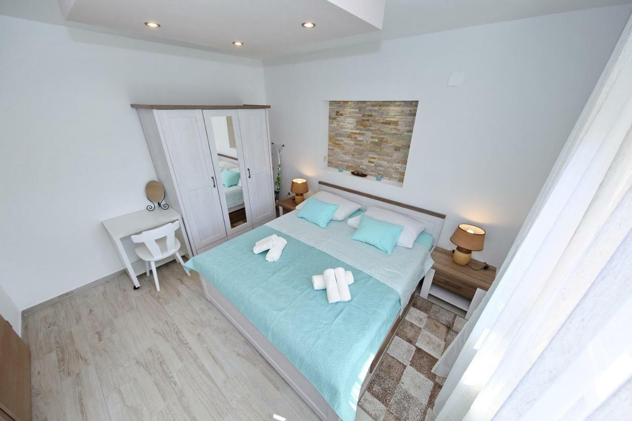 Nela Apartment *